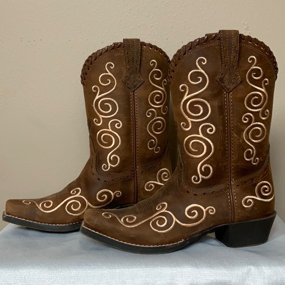 Ariat Girls Shelleen Western Boots, Distressed Brown, Size 13.5
